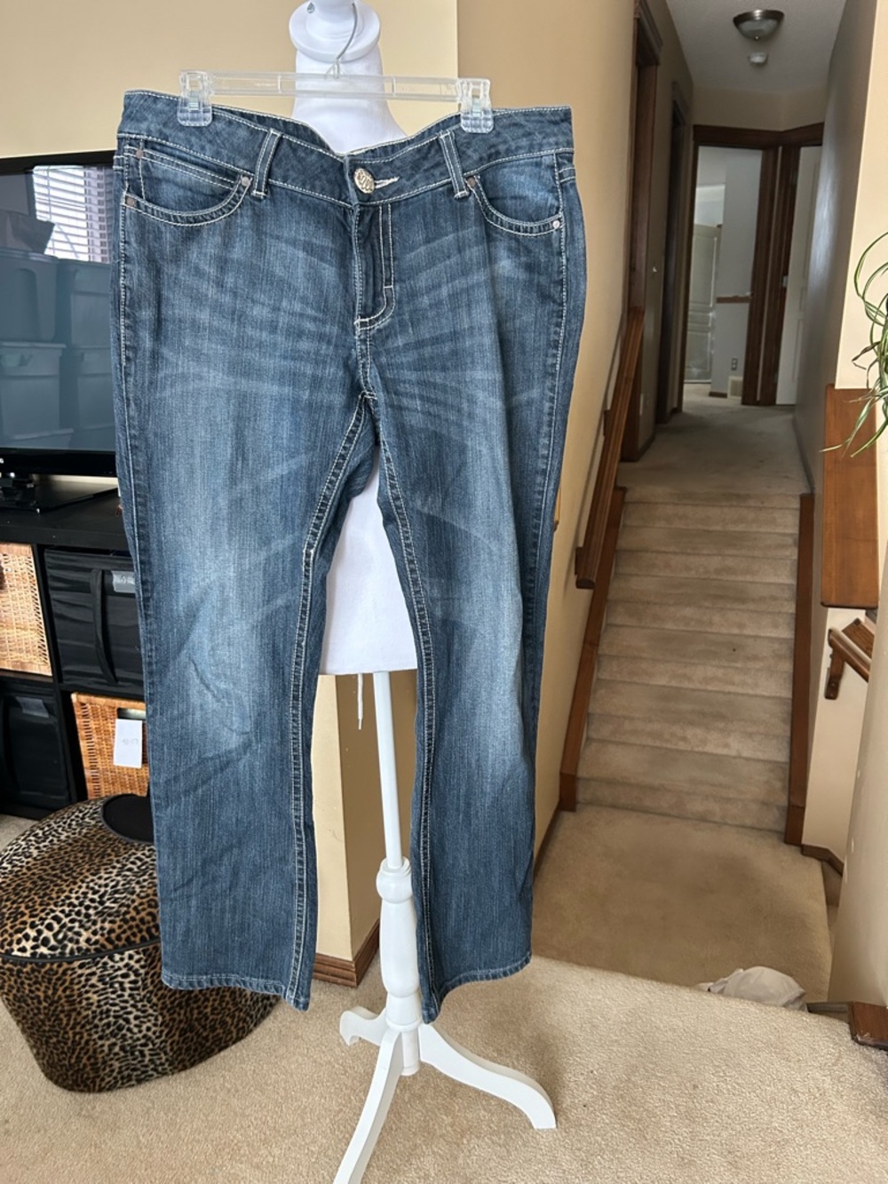 Wrangler Women's Low rise Y2K Straight Leg Faded Blue Jeans